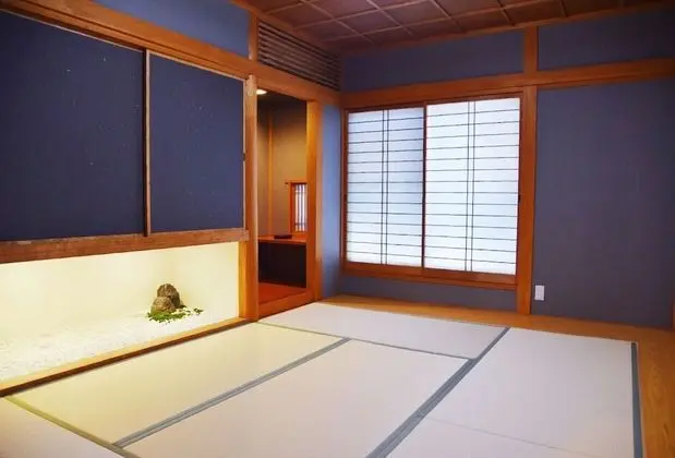Ev (Private Vacation)