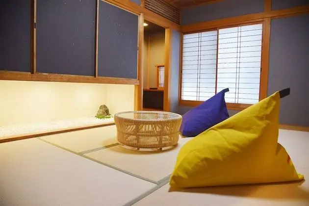 Ev (Private Vacation)