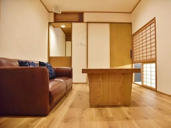 Ev (Private Vacation)