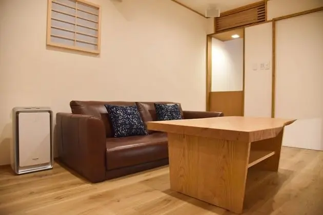 Ev (Private Vacation)
