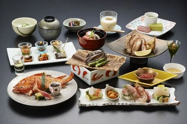 Traditional Oda (Deluxe, East, Dinner in the room)