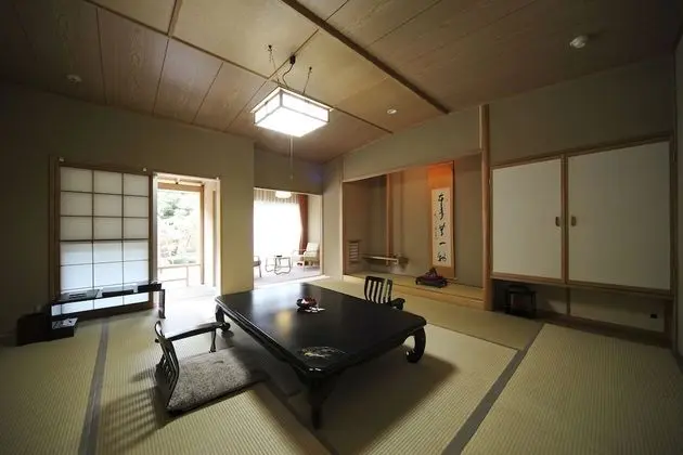 Traditional Oda (Deluxe, East, Dinner in the room)