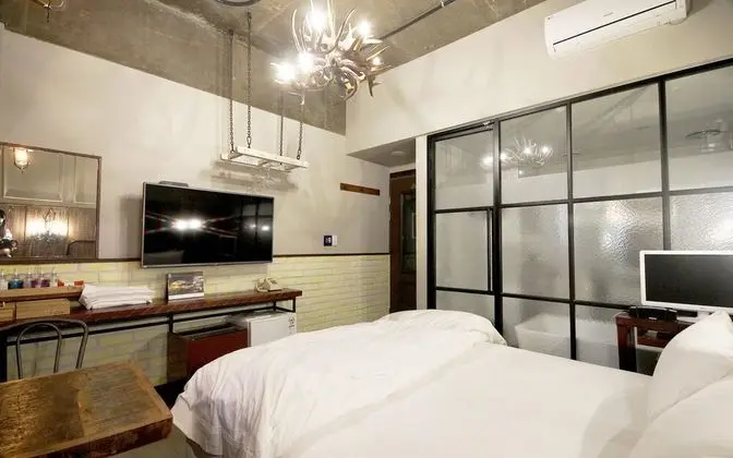 Oda (Deluxe (Netflix Available))