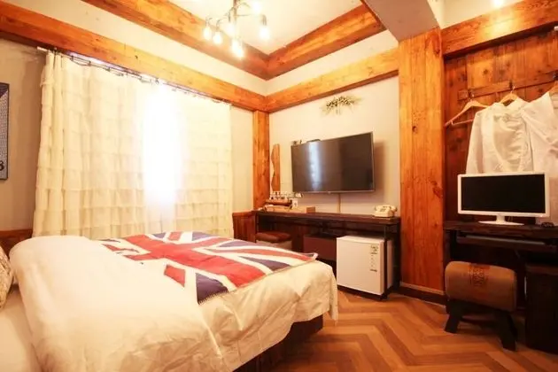 Oda (Suite (Netflix Available))