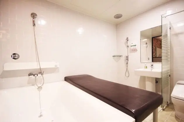 Oda (Suite (Netflix Available))