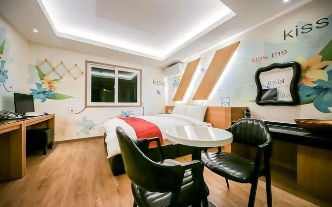 Oda (1 vehicle per room B)