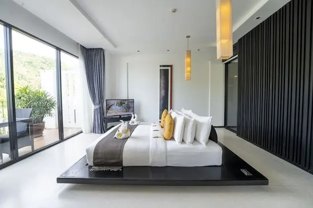 The Sky Jacuzzi Suite