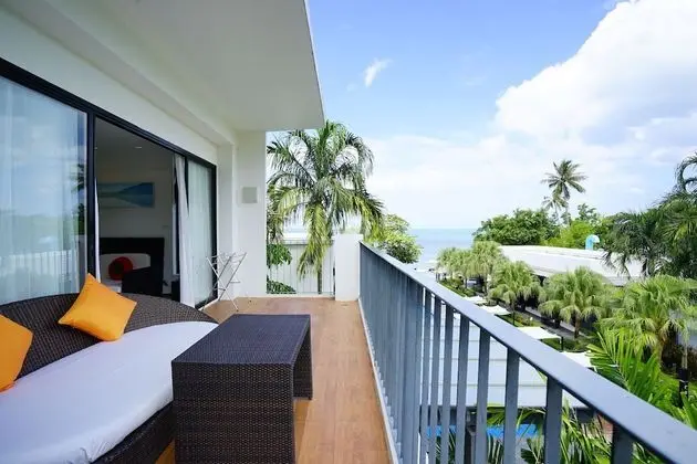 The Sky Jacuzzi Suite