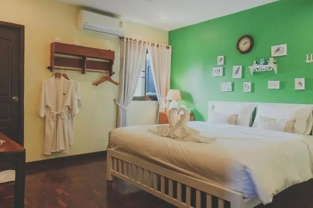 Standard Double Room with Shared Bathroom