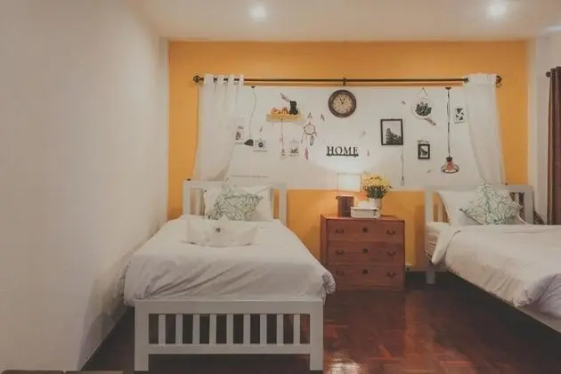 Standard Twin Room with Shared Bathroom
