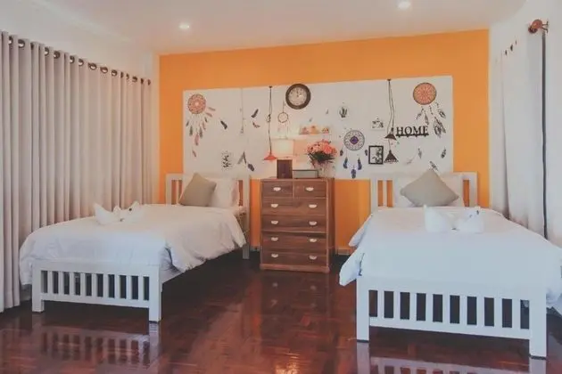 Standard Twin Room with Shared Bathroom