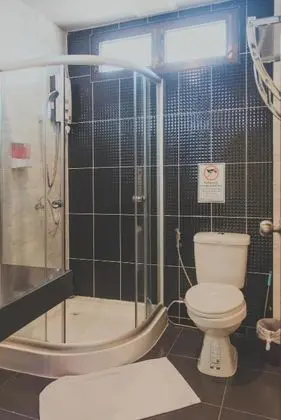 Standard Twin Room with Shared Bathroom
