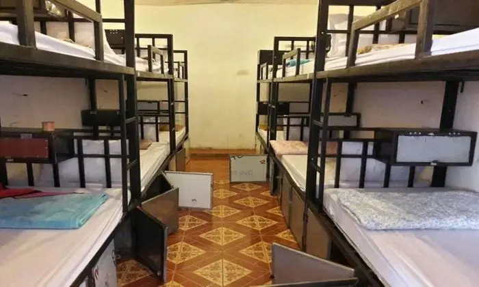 10 Bed,12 Bed Mixed Dorm (shared bathroom)
