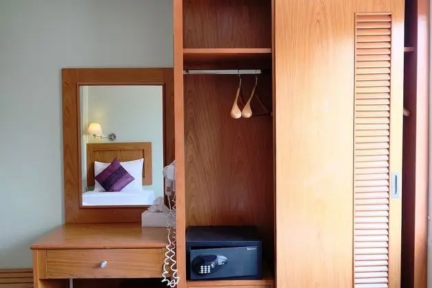 Quad Room