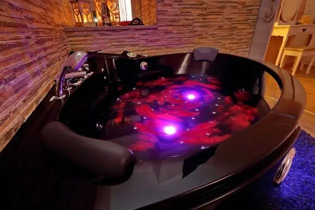 Deluxe Tek Büyük Yataklı Oda, Jakuzi