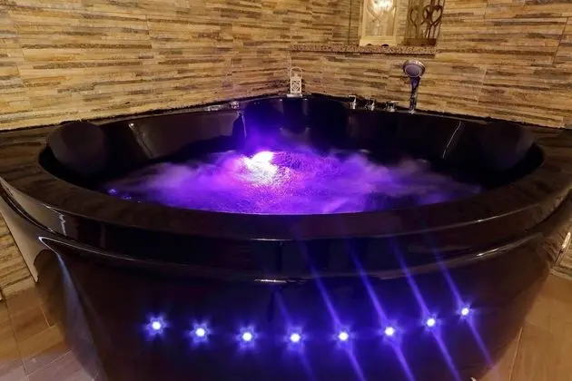 Deluxe Tek Büyük Yataklı Oda, Jakuzi