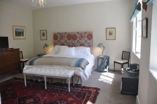 Tek Büyük veya İki Ayrı Yataklı Oda (Bedroom 1)