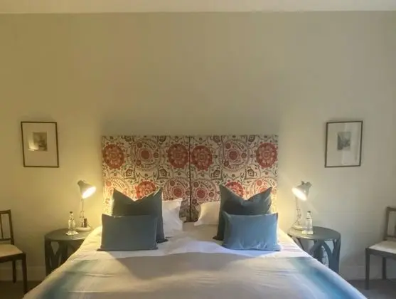 Tek Büyük veya İki Ayrı Yataklı Oda (Bedroom 1)