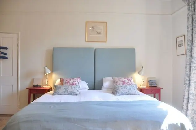 Tek Büyük veya İki Ayrı Yataklı Oda (Bedroom 3)