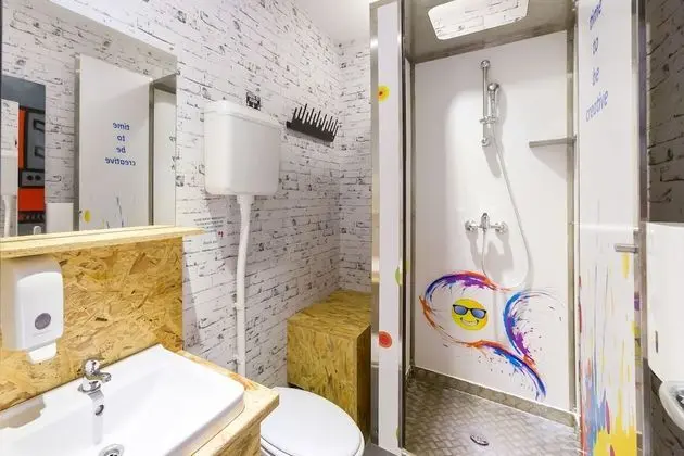4-Bed Dormitory,Private Bathroom - 1 Bed