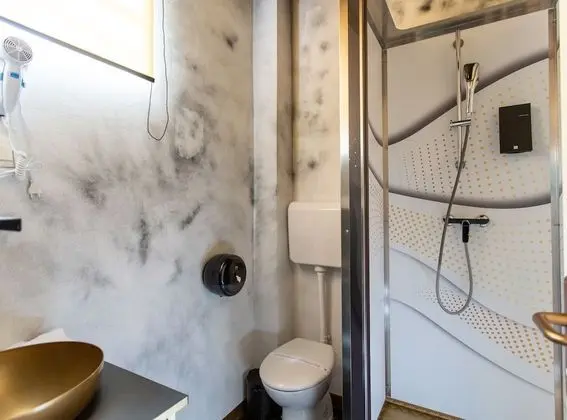 6-Bed Dormitory,Private Bathroom - 1 Bed