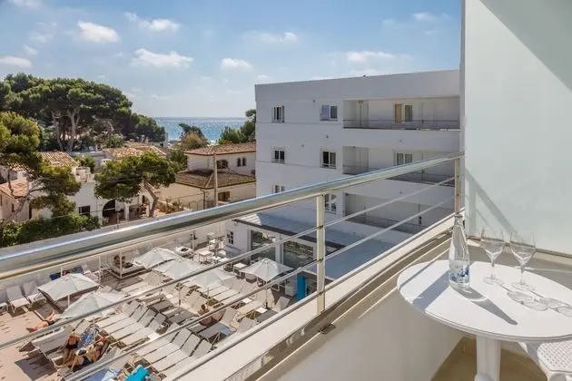 Superior Oda, Balkon