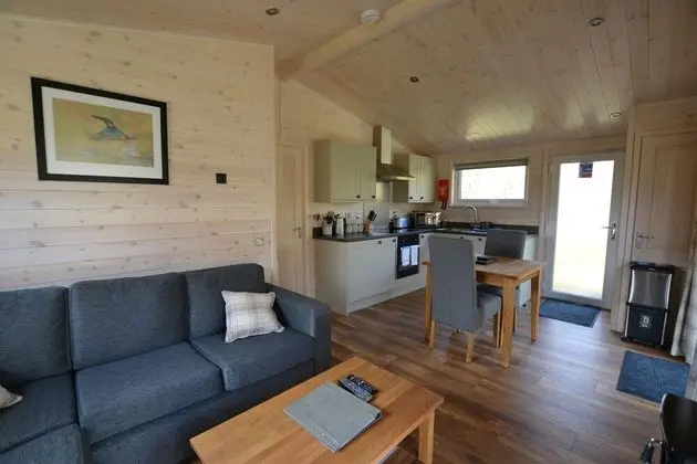 Luxury Apart Daire, Banyolu/Duşlu, Göl Manzaralı (Kingfisher Lodge)