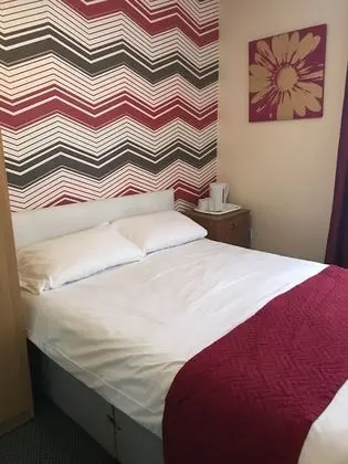 Standard Tek Büyük Yataklı Oda