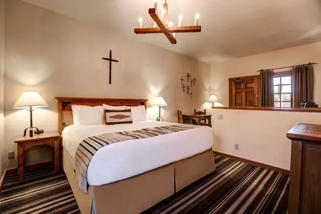 Standard Oda, 1 En Büyük (King) Boy Yatak (Santos Room with 1 King Bed)