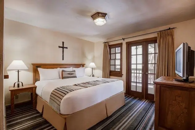 Süit, 1 En Büyük (King) Boy Yatak (Jr. Suite 1 King Bed)