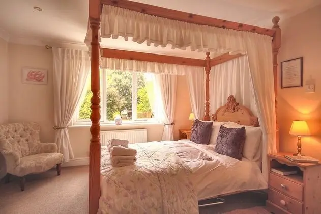 Luxury Tek Büyük Yataklı Oda (Walpole Room - Four Poster Bed)