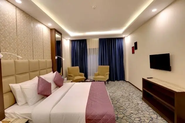 Luxury Tek Büyük Yataklı Oda, 1 En Büyük (King) Boy Yatak, Engellilere Uygun, Nehir Manzaralı