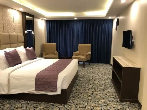 Luxury Tek Büyük Yataklı Oda, 1 En Büyük (King) Boy Yatak, Engellilere Uygun, Nehir Manzaralı