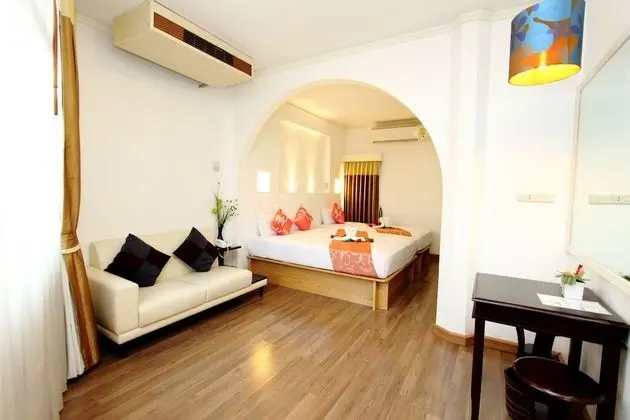 Studio Triple Room