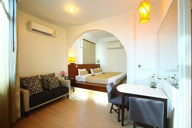 Studio Triple Room