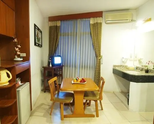 Studio Triple Room