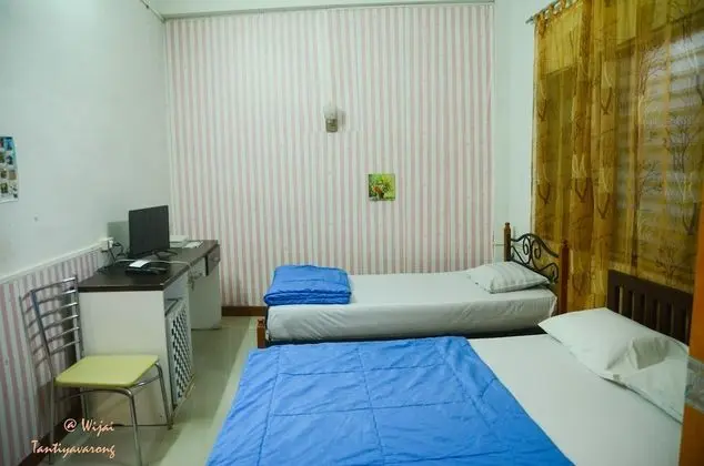 Standard Triple Room with Air-conditioner
