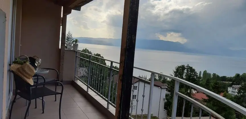 Exclusive Tek Büyük Yataklı Oda