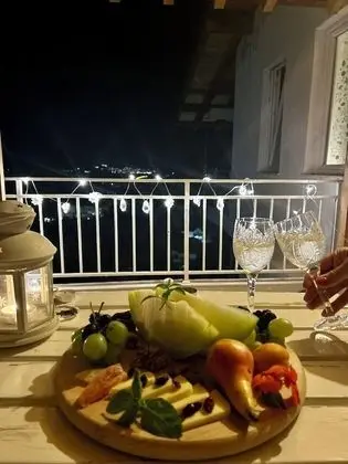 Exclusive Tek Büyük Yataklı Oda