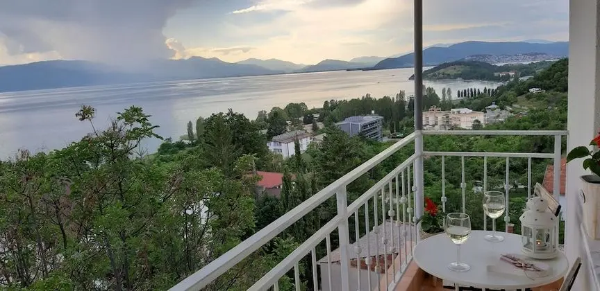 Exclusive Tek Büyük Yataklı Oda