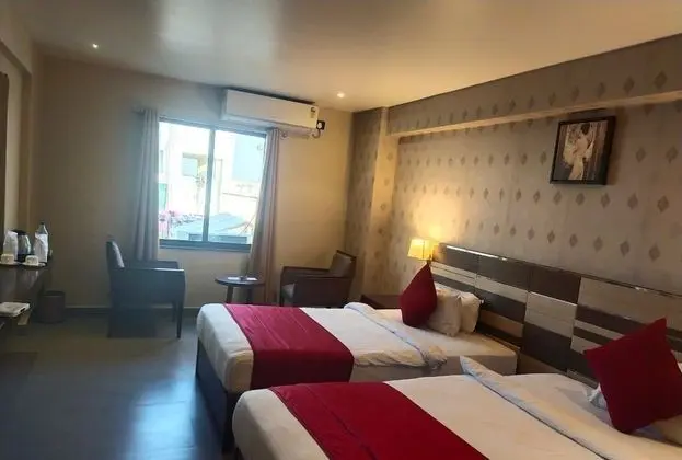 Family Tek Büyük Yataklı Oda