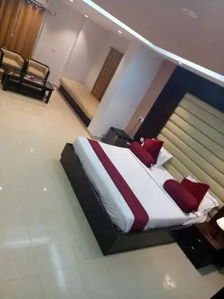 Family Tek Büyük Yataklı Oda