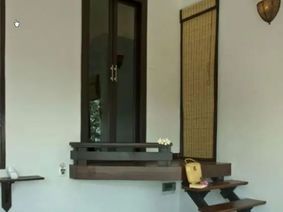 Deluxe Pavillion