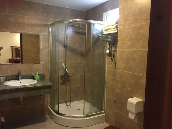 Üç Kişilik Oda