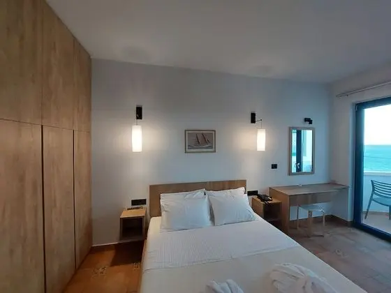 Comfort Tek Büyük Yataklı Oda, Balkon, Deniz Manzaralı