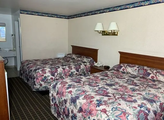 İki Queen-Size Yataklı Oda (Sigara İçilmez)