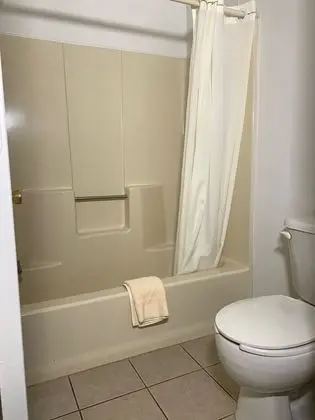 İki Queen-Size Yataklı Oda (Sigara İçilmez)