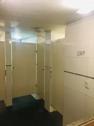Tek Büyük Yataklı Oda, Ortak Banyo