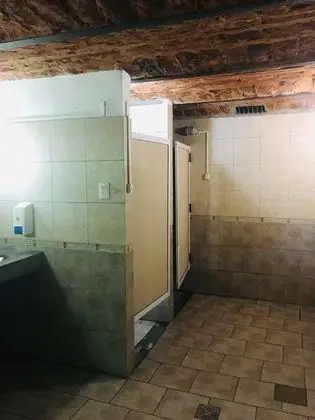 Tek Büyük Yataklı Oda, Ortak Banyo