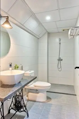 Tek Büyük Yataklı Oda, Veranda, Avlu